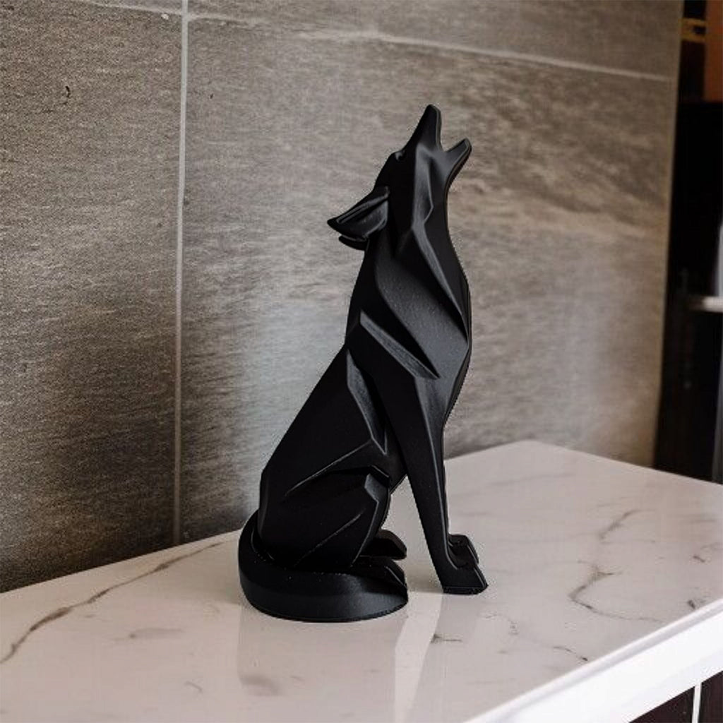 Minimalist Howling Wolf - Sitting